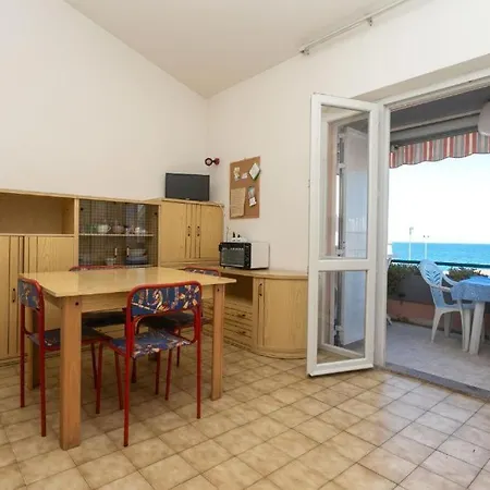 Appartement Trilocale In Con Piscina A - M079 *