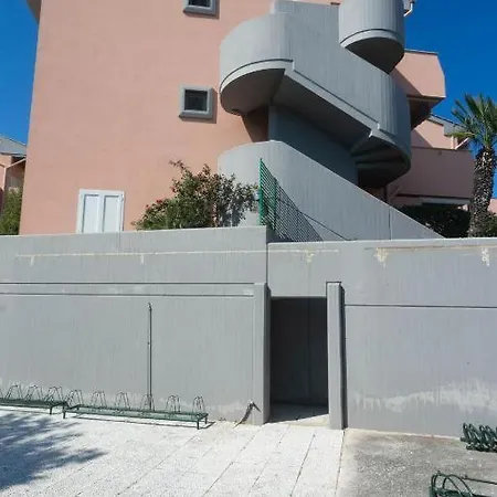 Appartement Trilocale In Con Piscina A - M079 *